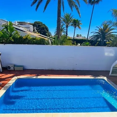 Bel Air 5br, Private Pool, Parking And