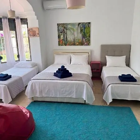 Bel Air 5br, Private Pool, Parking And Βίλα Εστεπόνα