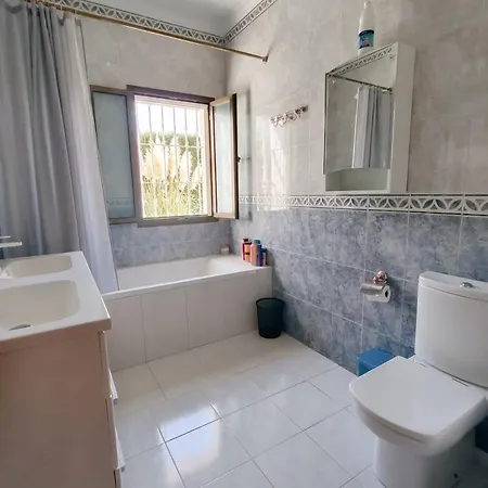 Bel Air 5br, Private Pool, Parking And Εστεπόνα
