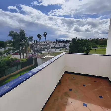 Bel Air 5br, Private Pool, Parking And